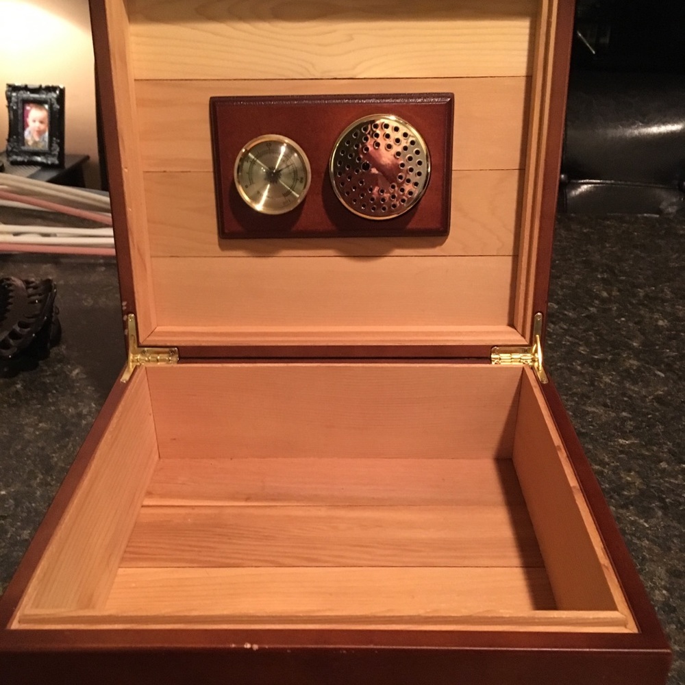 Humidor used condition, Hygrometer works.